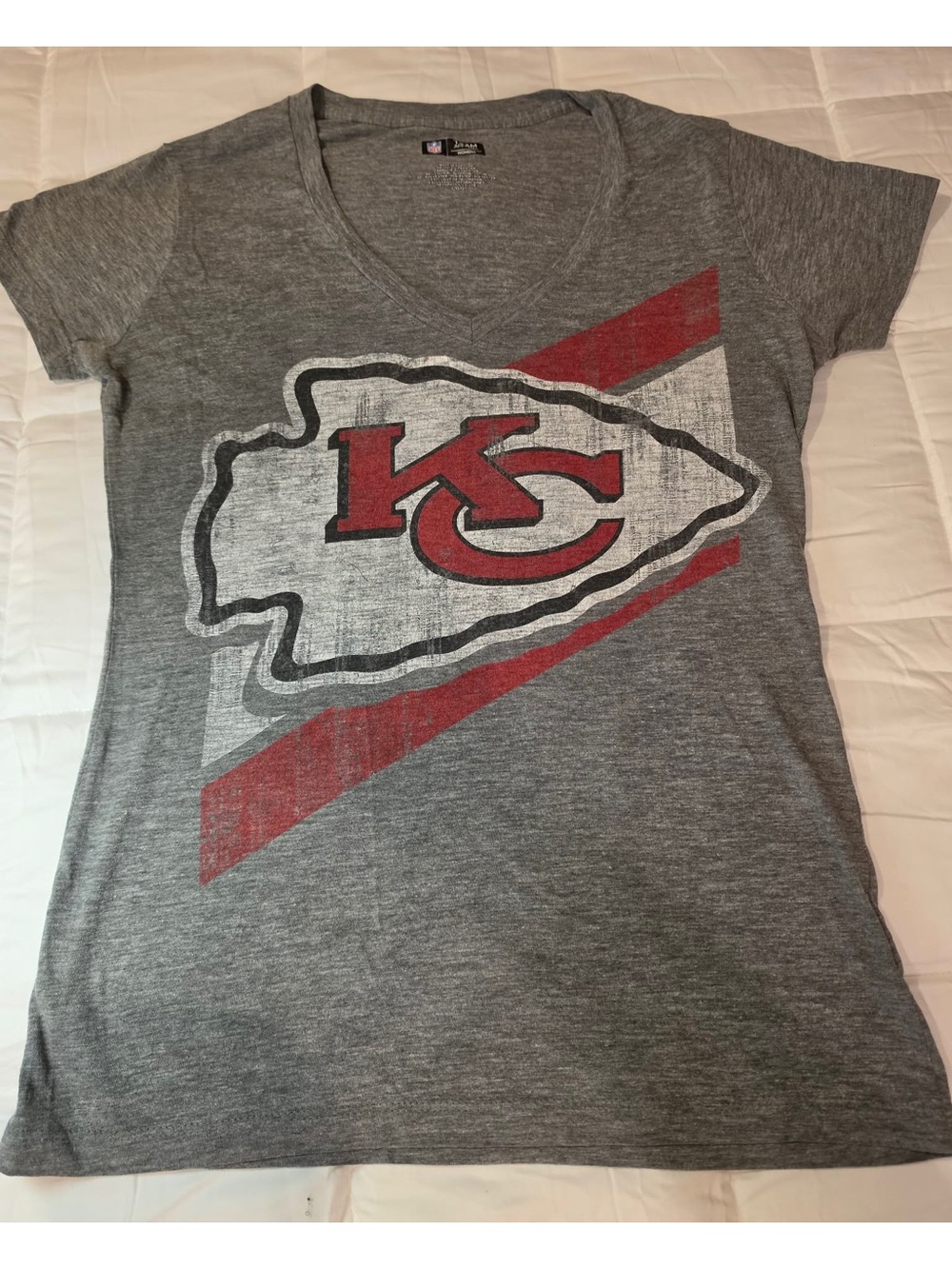 NFL Gray KC Chiefs Large Vneck Tshirt size Large